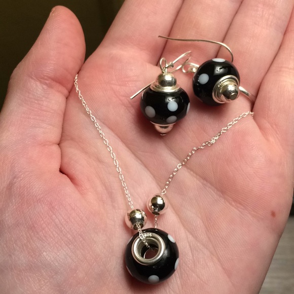 Murano Style Glass Bead Necklace & Earrings Set - Picture 5 of 8